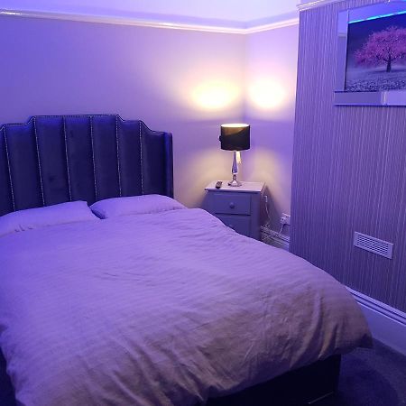 Highfields Living - All Rooms Ensuite- Free Wifi- Free Local Parking Sheffield Exterior photo