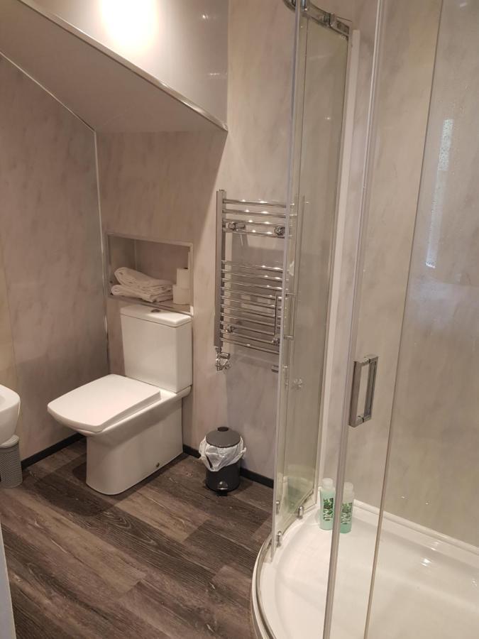 Highfields Living - All Rooms Ensuite- Free Wifi- Free Local Parking Sheffield Exterior photo